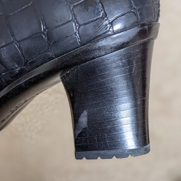 Black Bootie Heel - Picture 5 of 8